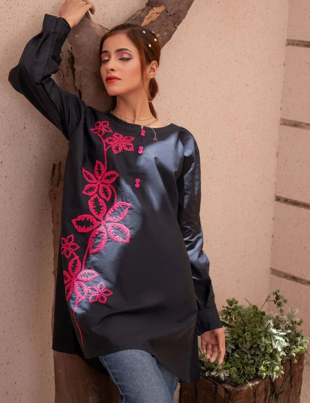 Sahar – Embroidered Kurti (Cotton)