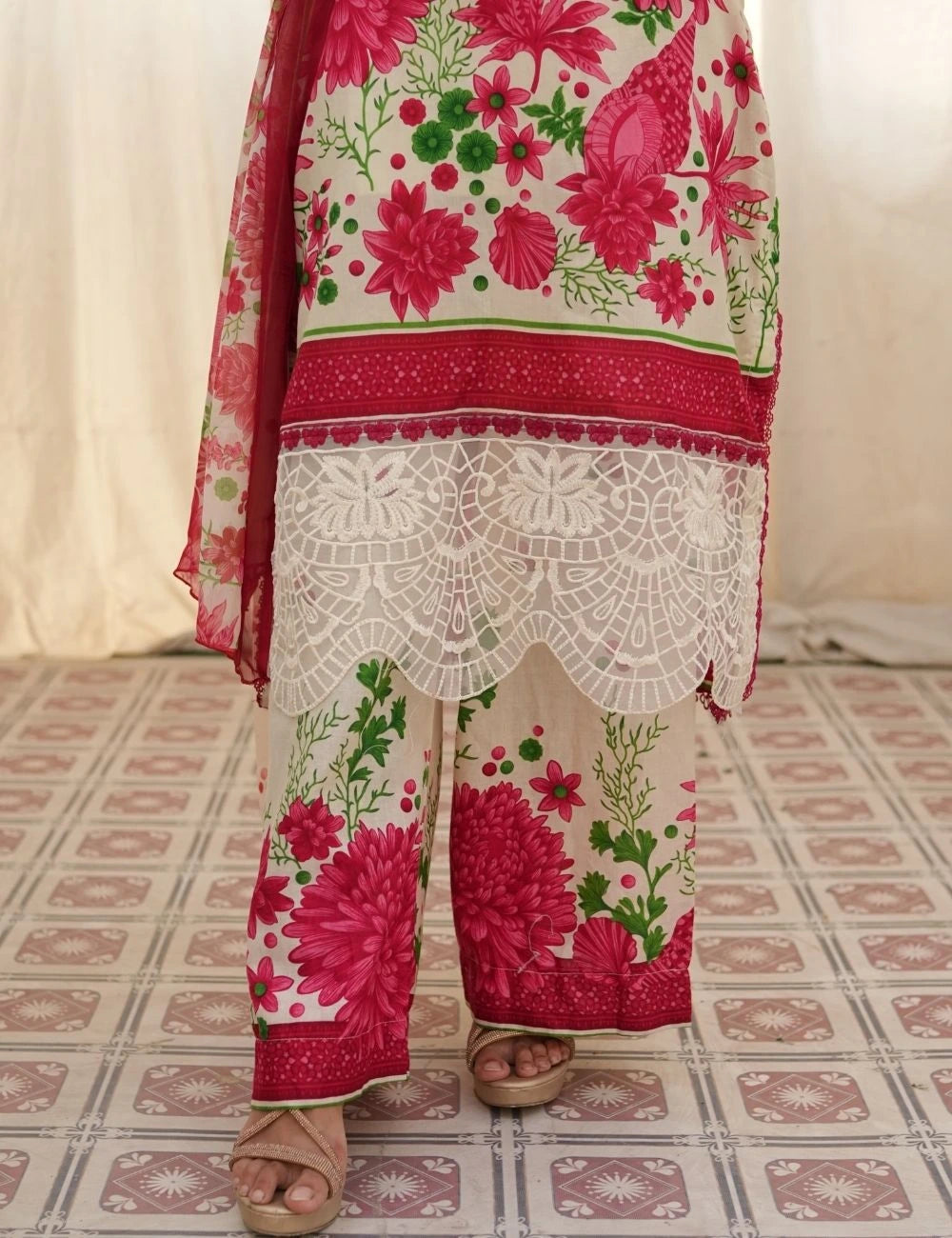 Pehli Bahaar – 3-Pc Pink Lawn Charm (Unstitched)