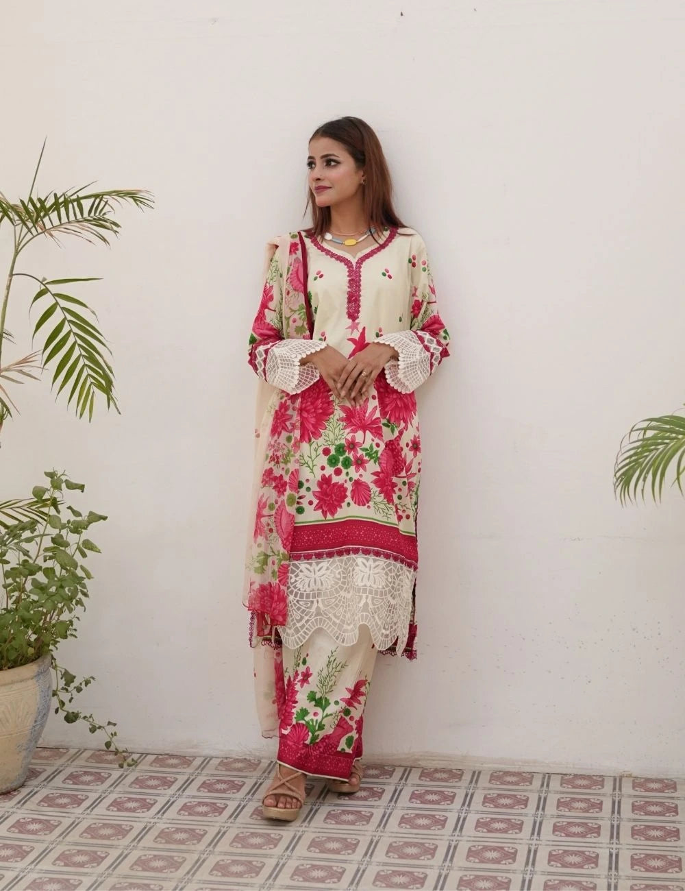 Pehli Bahaar – 3-Pc Pink Lawn Charm (Unstitched)