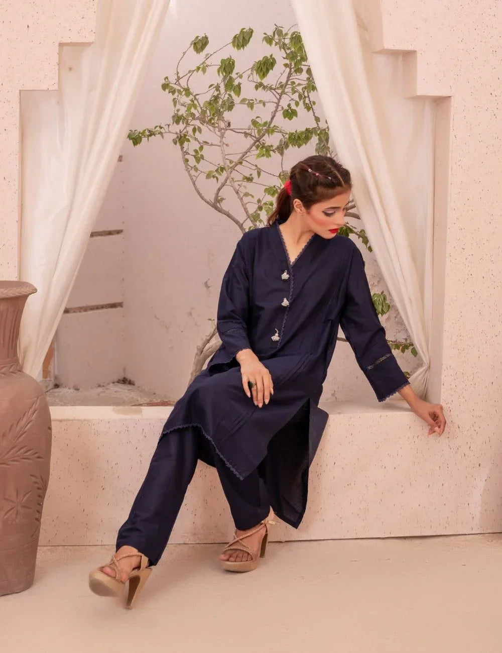Zarrah – 2-pc Black Khaddar Co-Ord Set