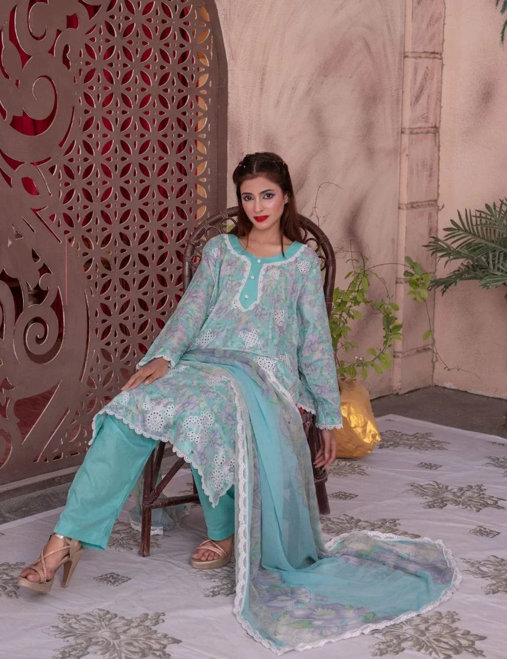 Inaaya – 3-pc Unstitched Chikankari Lawn