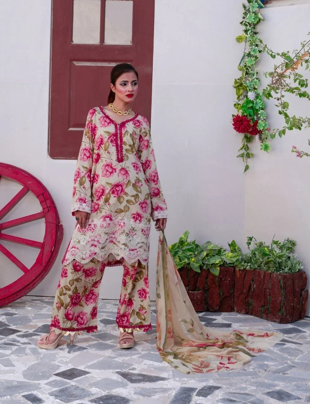Mahrosh – 3-pc Unstitched Embroidered Lawn