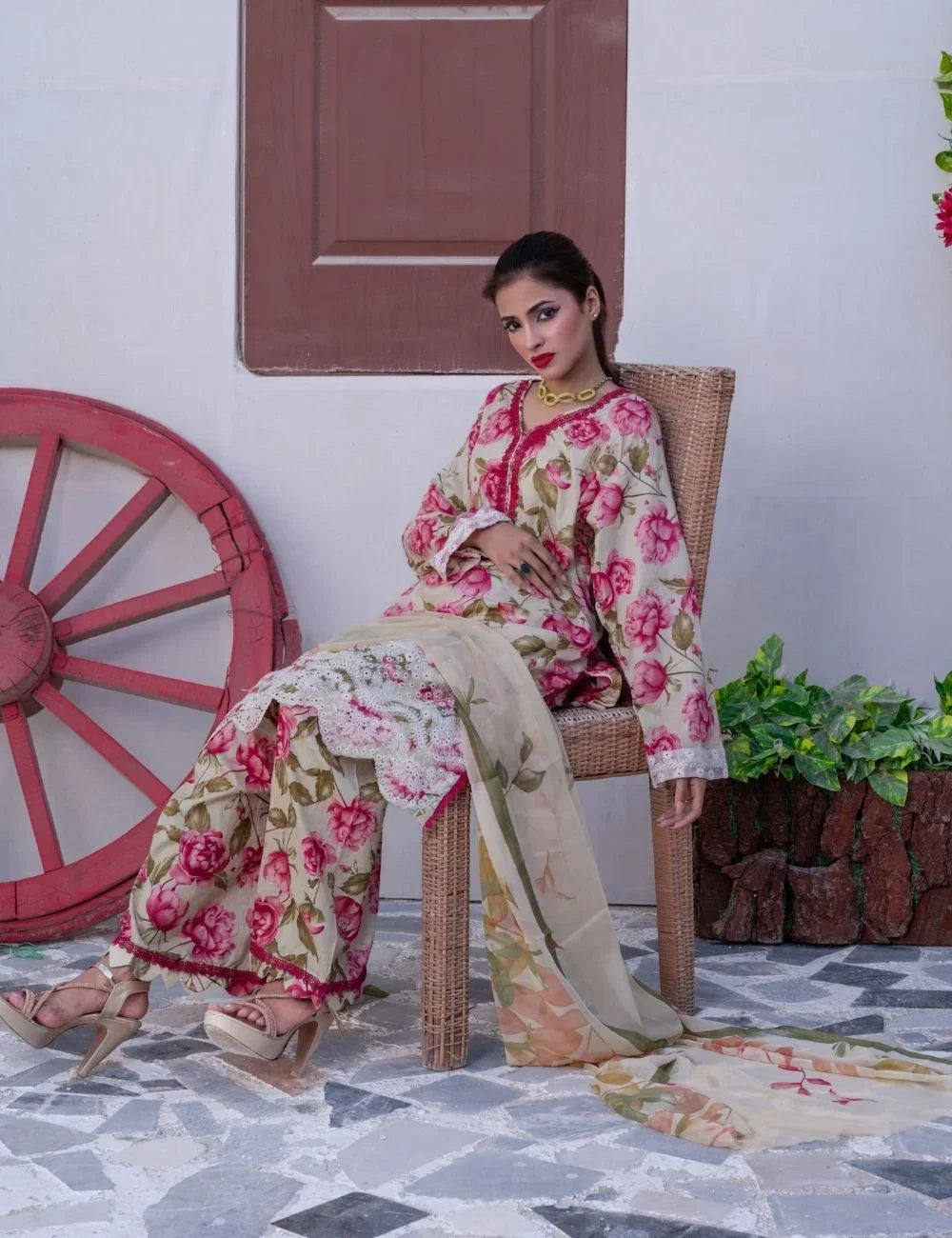 Mahrosh – 3-pc Unstitched Embroidered Lawn