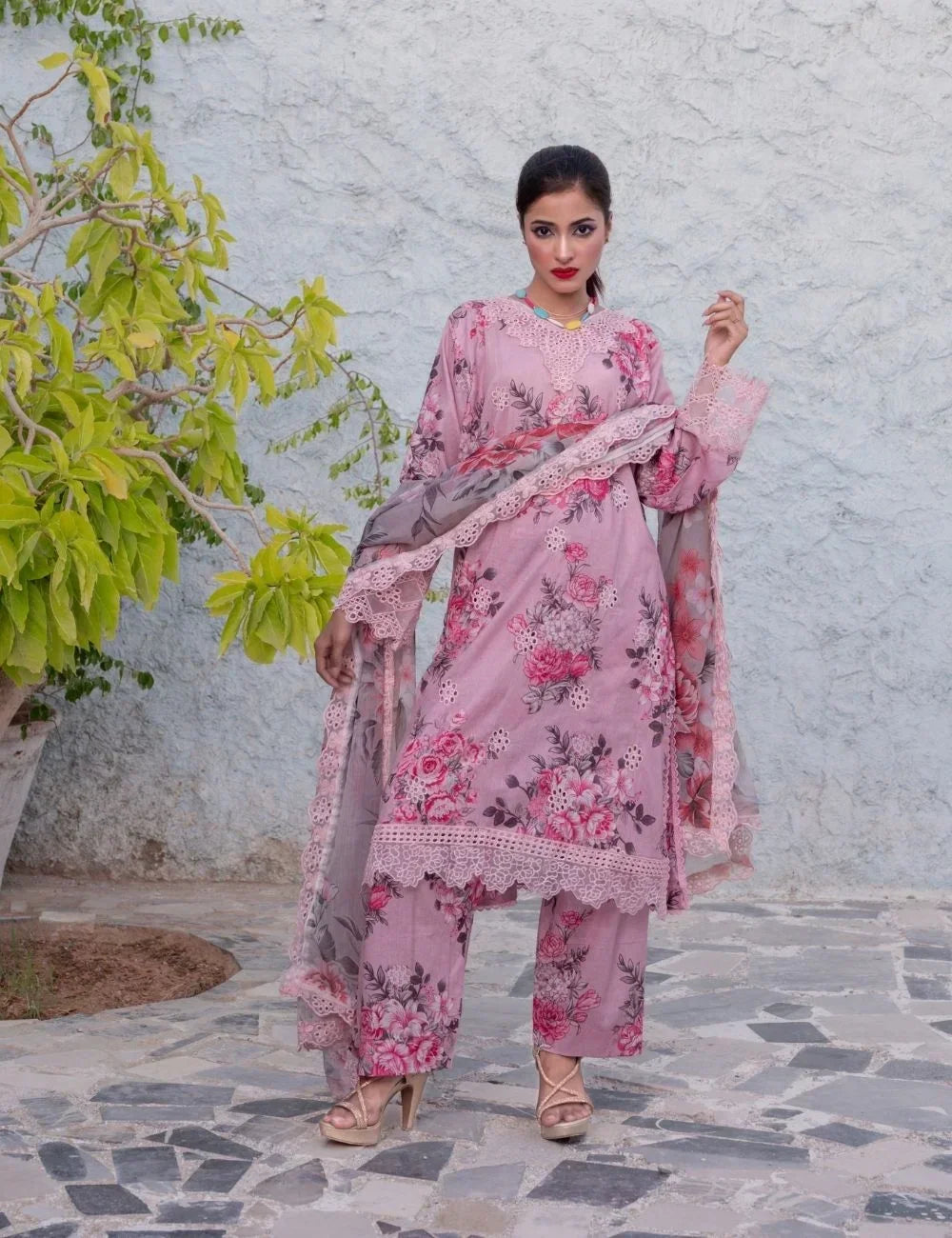 Nayra – 3-pc Chikankari Lawn Set