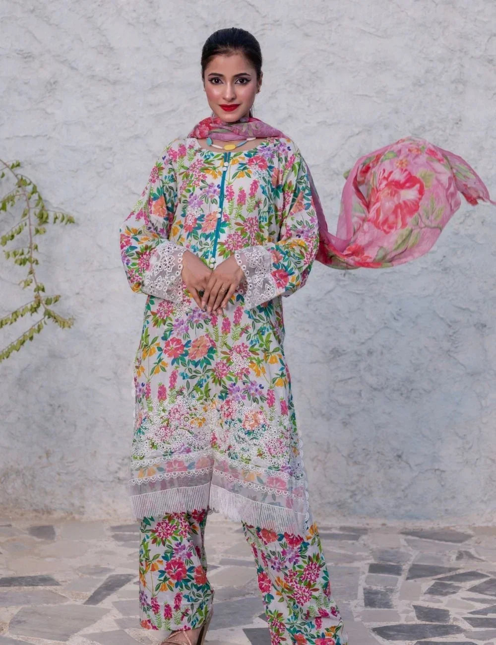 Eshal – 3-pc Chikankari Lawn Suit