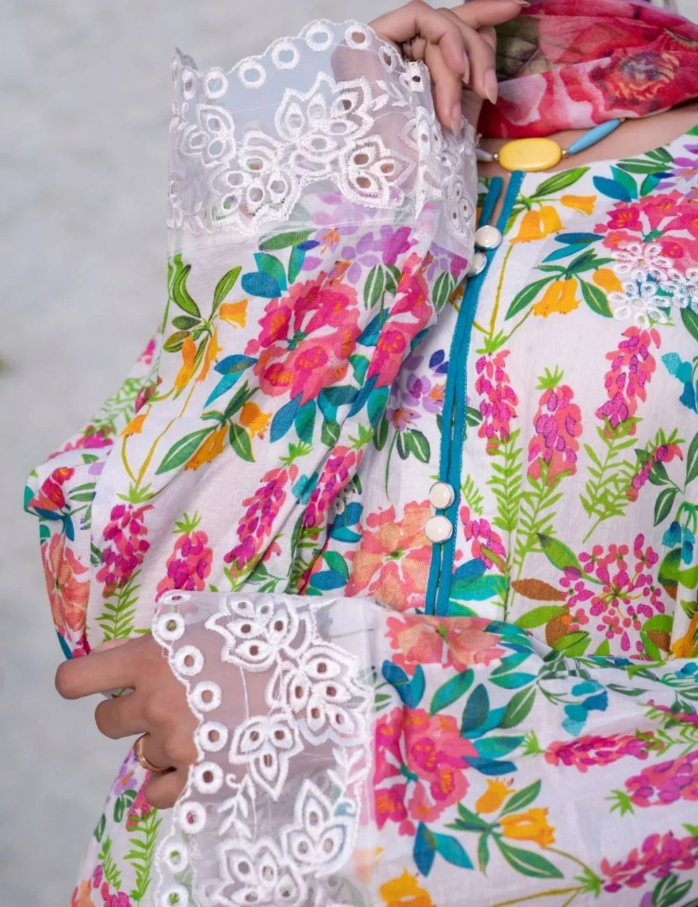 Eshal – 3-pc Chikankari Lawn Suit
