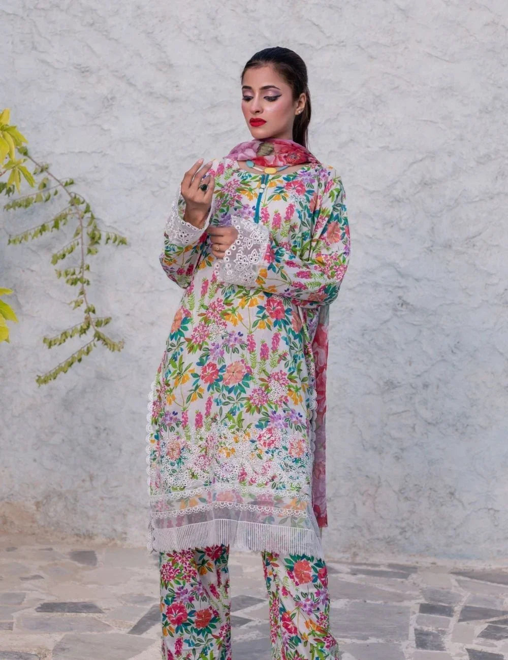 Eshal – 3-pc Chikankari Lawn Suit