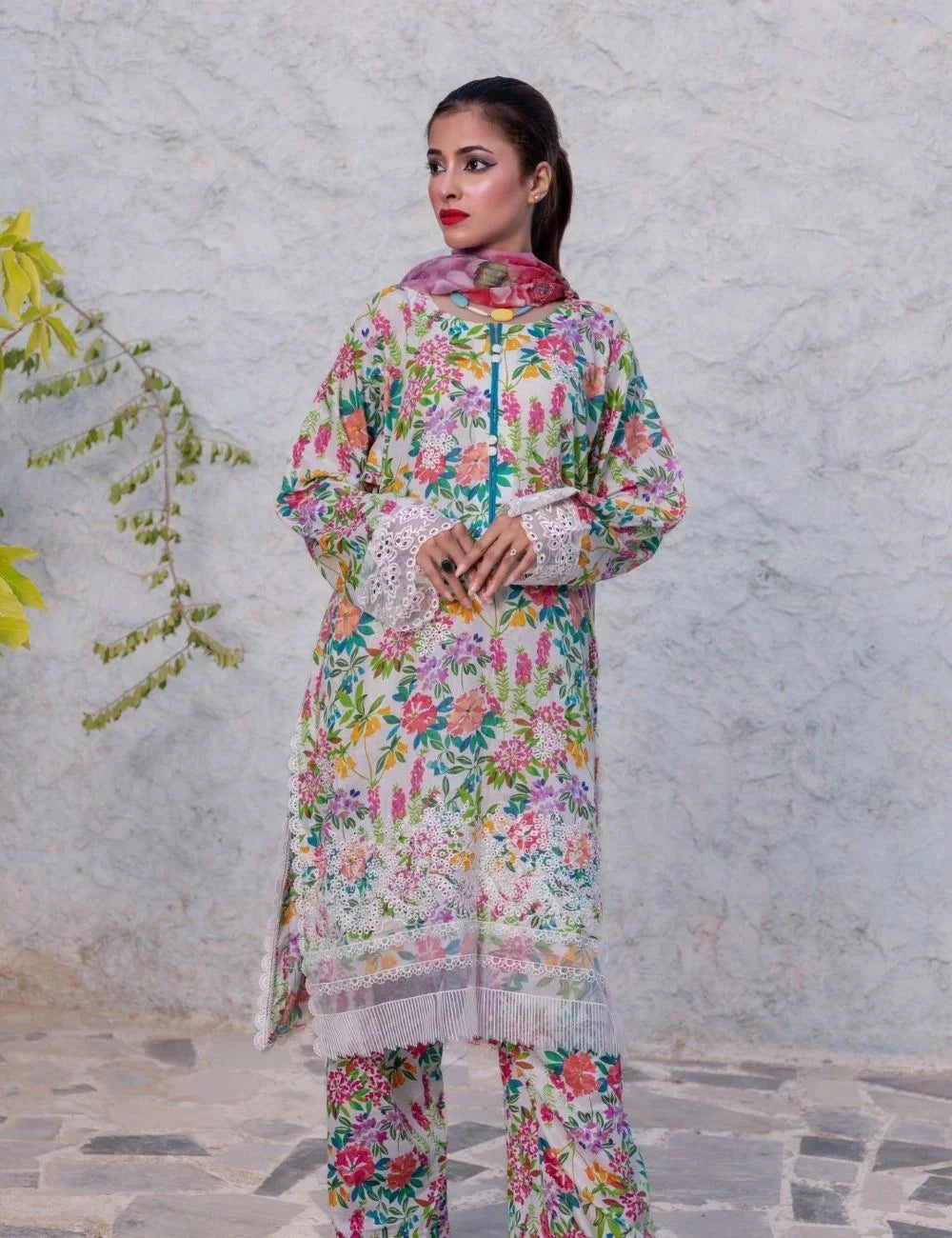 Eshal – 3-pc Chikankari Lawn Suit
