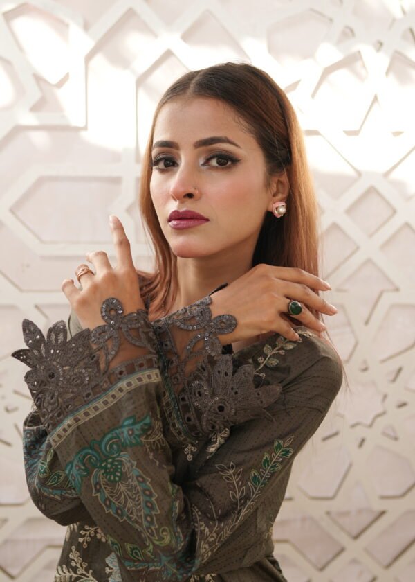 3-pcs lawn embroidered (Unstitched)